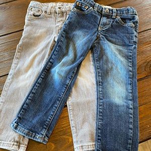 2 Pairs of Toddler Boys Jeans 3T